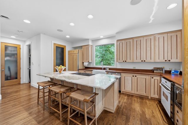 820 E HAPPY HOLLOW RD, Columbia, MO 65203
