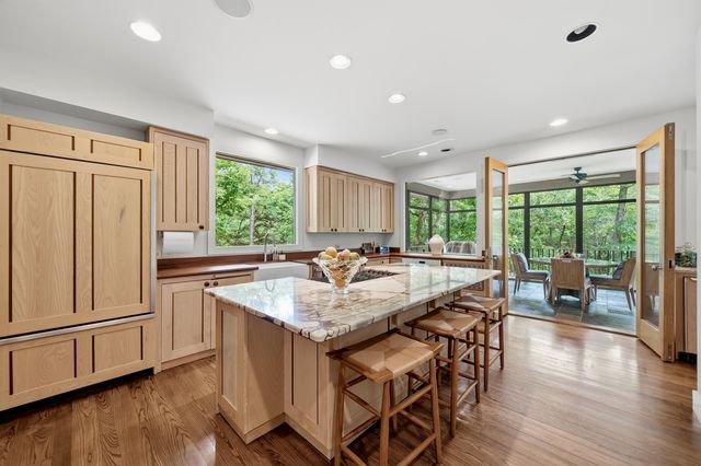 820 E HAPPY HOLLOW RD, Columbia, MO 65203