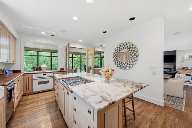 820 E HAPPY HOLLOW RD, Columbia, MO 65203