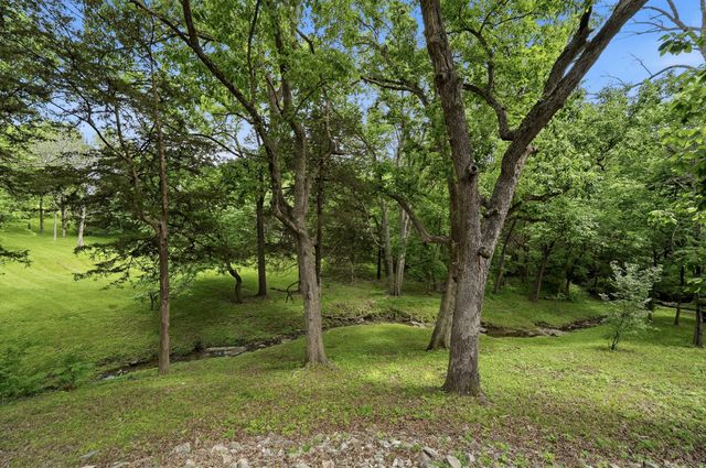 820 E HAPPY HOLLOW RD, Columbia, MO 65203