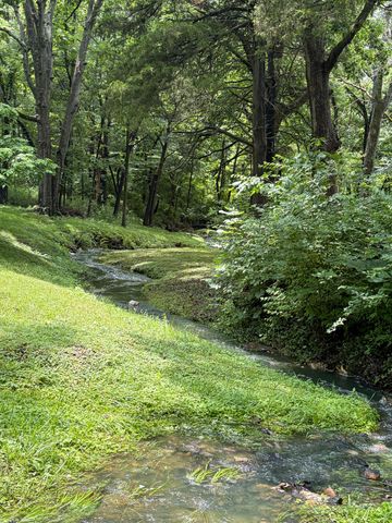 820 E HAPPY HOLLOW RD, Columbia, MO 65203