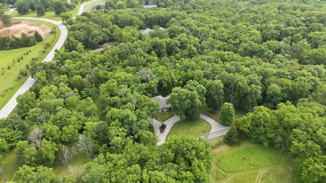 820 E HAPPY HOLLOW RD, Columbia, MO 65203