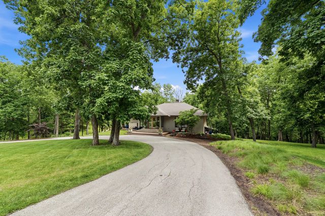 820 E HAPPY HOLLOW RD, Columbia, MO 65203