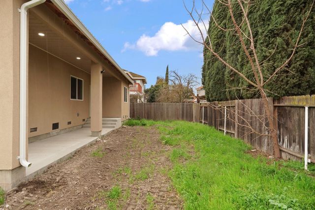 9879 Twin Creeks Ave, Stockton, CA 95219