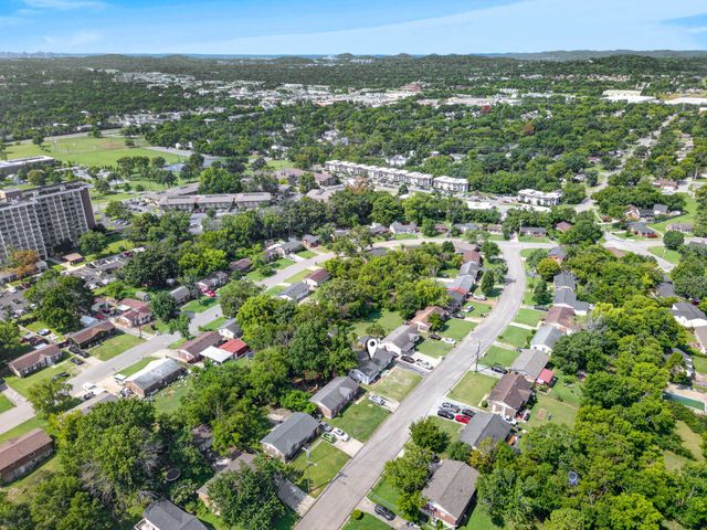 528 Singer Dr, Madison, TN 37115