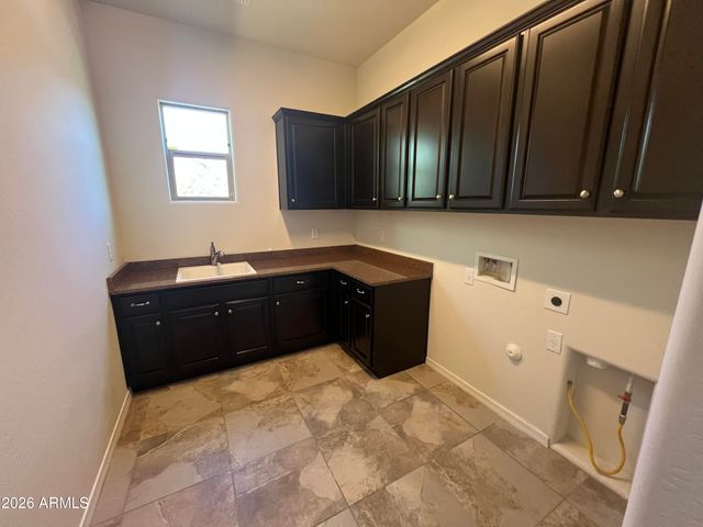 1630 W BLAYLOCK Drive, Phoenix, AZ 85085