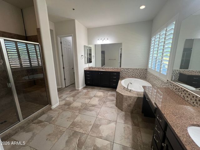 1630 W BLAYLOCK Drive, Phoenix, AZ 85085