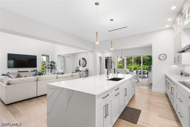 1984 Frederick ST, Naples, FL 34112