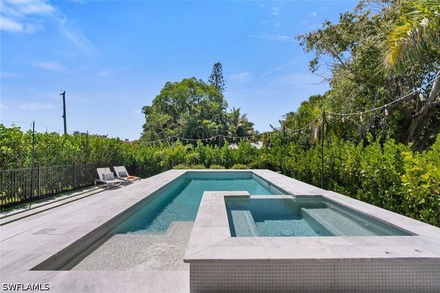 1984 Frederick ST, Naples, FL 34112