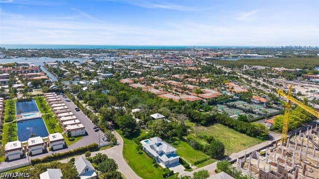 1984 Frederick ST, Naples, FL 34112