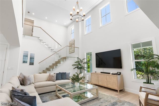 1984 Frederick ST, Naples, FL 34112