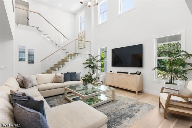 1984 Frederick ST, Naples, FL 34112