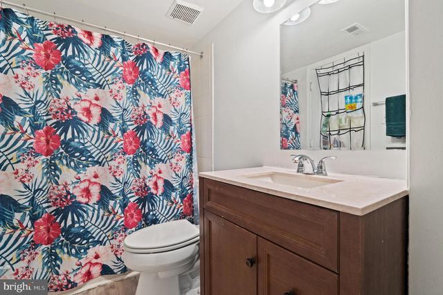 11616 Vantage Hill Rd Unit 2C, Reston, VA 20190
