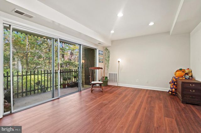 11616 Vantage Hill Rd Unit 2C, Reston, VA 20190