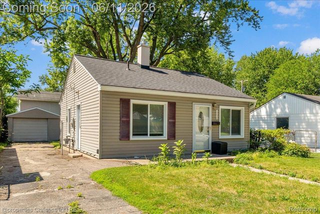 1754 E Harry Avenue, Hazel Park, MI 48030