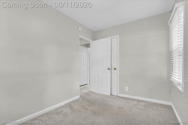 1754 E Harry Avenue, Hazel Park, MI 48030