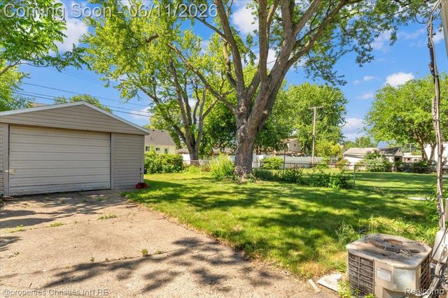 1754 E Harry Avenue, Hazel Park, MI 48030