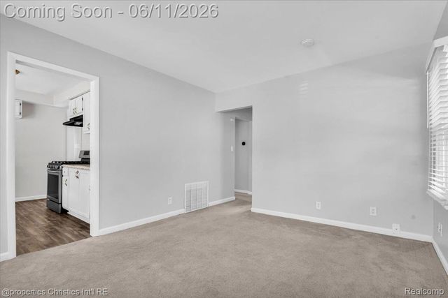 1754 E Harry Avenue, Hazel Park, MI 48030