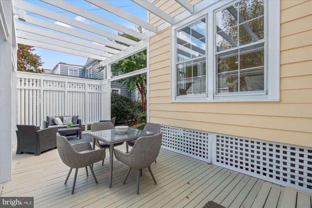 3809 KANAWHA ST NW, Washington, DC 20015
