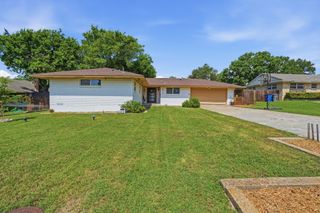 5017 Fox Hill Lane, Dallas, TX 75232