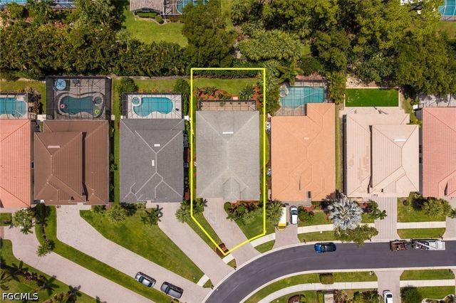 15909 Delasol LN, Naples, FL 34110