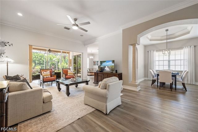 15909 Delasol LN, Naples, FL 34110