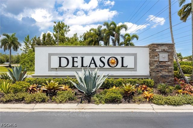 15909 Delasol LN, Naples, FL 34110