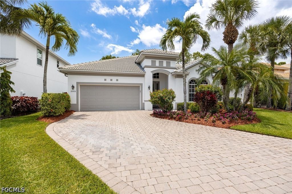 15909 Delasol LN, Naples, FL 34110