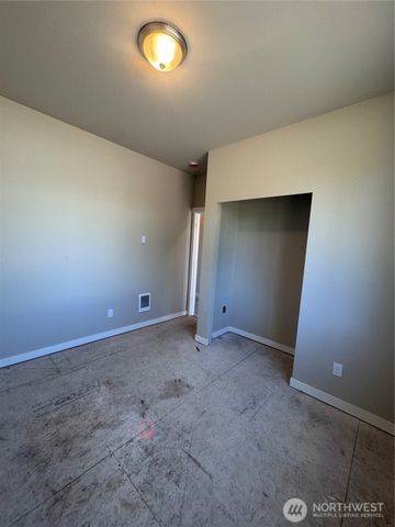 9512 Solberg Court SE, Yelm, WA 98597