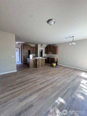 9512 Solberg Court SE, Yelm, WA 98597