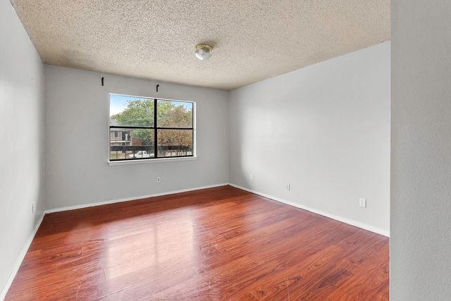 1907 W LOOP, Austin, TX 78758