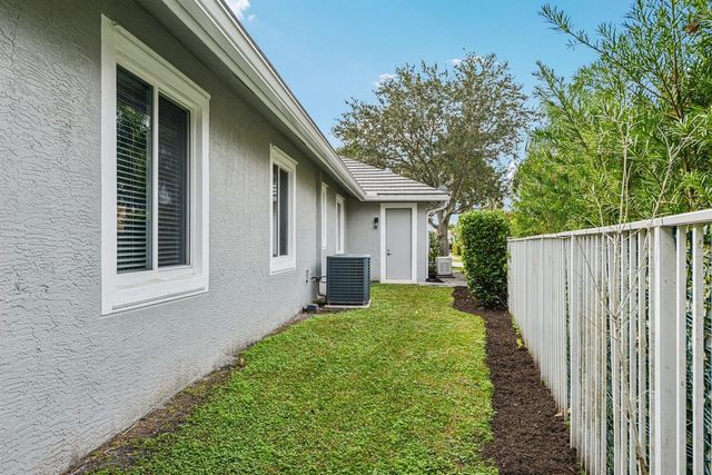 1919 S Club Drive, Wellington, FL 33414