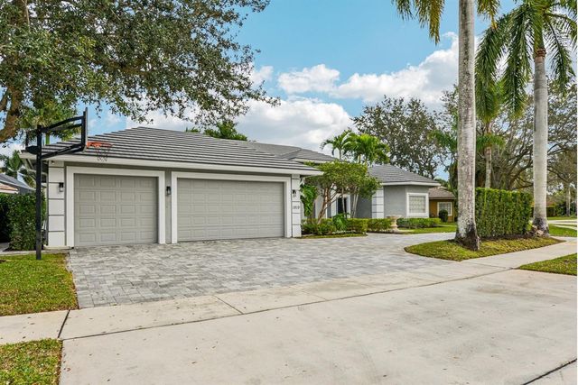 1919 S Club Drive, Wellington, FL 33414