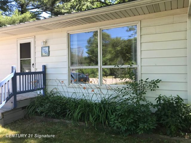 1306 Glen Road, Midland, MI 48640