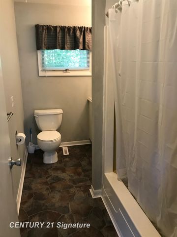 1306 Glen Road, Midland, MI 48640
