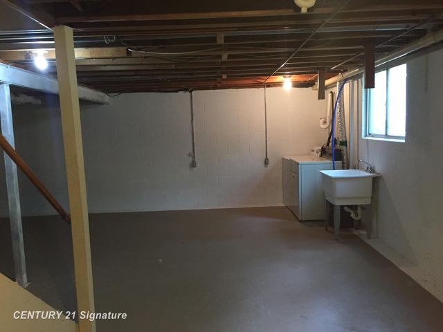 1306 Glen Road, Midland, MI 48640