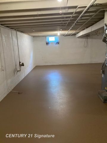 1306 Glen Road, Midland, MI 48640