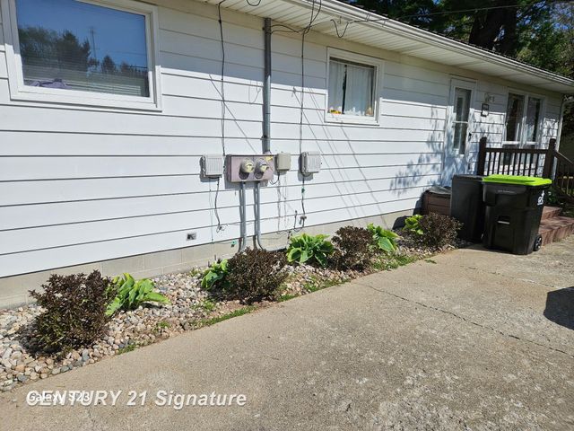1306 Glen Road, Midland, MI 48640
