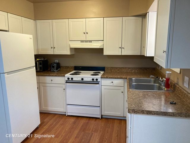 1306 Glen Road, Midland, MI 48640