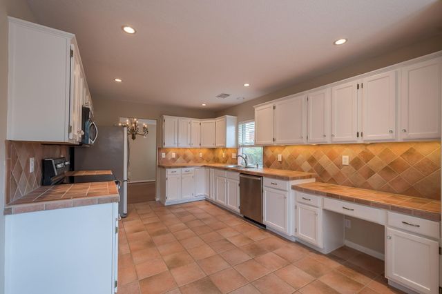 16015 Lausanne Drive, Houston, TX 77070
