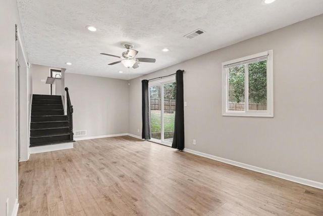 778 Creek View Drive, Lawrenceville, GA 30044