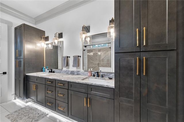4726 Crestview Way, Flowery Branch, GA 30542
