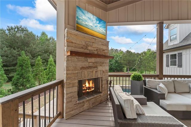 4726 Crestview Way, Flowery Branch, GA 30542