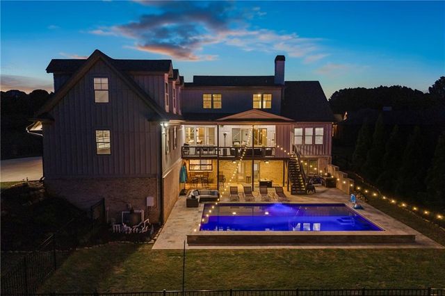 4726 Crestview Way, Flowery Branch, GA 30542