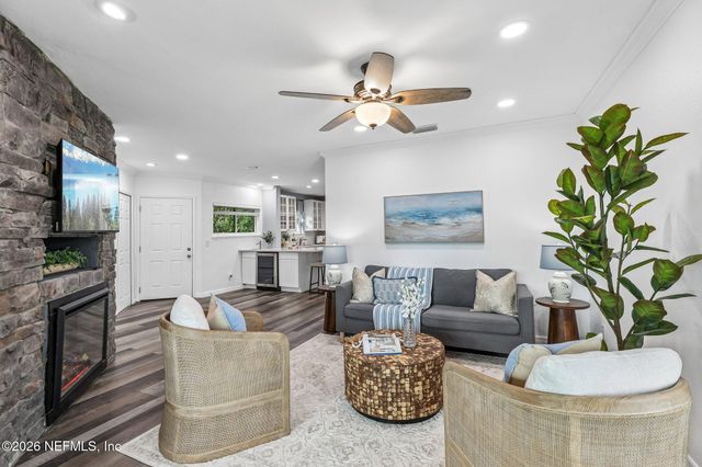 1800 THE GREENS Way 1504, Jacksonville Beach, FL 32250