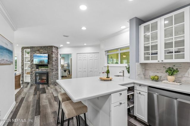 1800 THE GREENS Way 1504, Jacksonville Beach, FL 32250