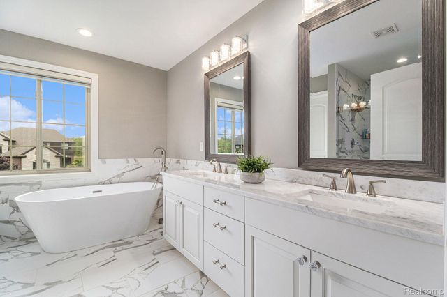 54615 DEADWOOD Lane, Shelby Charter Township, MI 48316