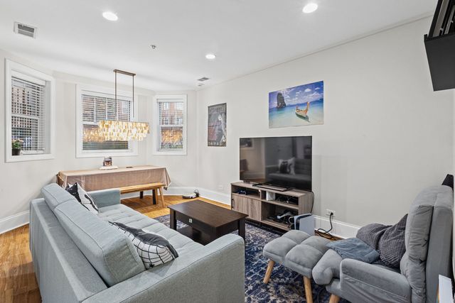 2642 N Talman Avenue 1A, Chicago, IL 60647