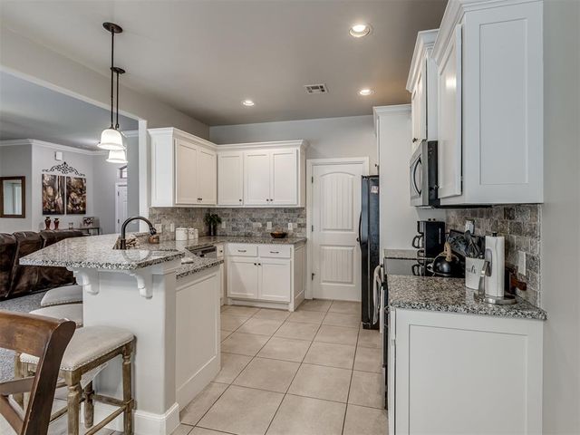640 SW 7th Street, Moore, OK 73160