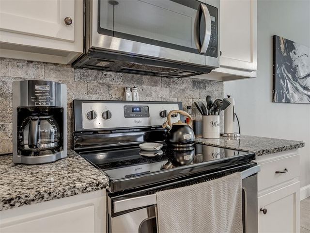640 SW 7th Street, Moore, OK 73160